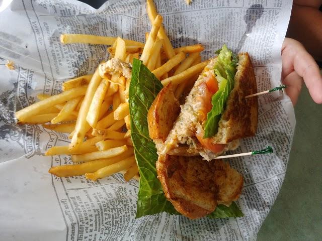 Rocknbeach Family Pub and Grub